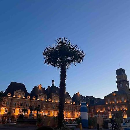 Superbe T2 A 200M De La Place Ducale ชาร์เลอวิลล์-เมซิแยร์ ภายนอก รูปภาพ