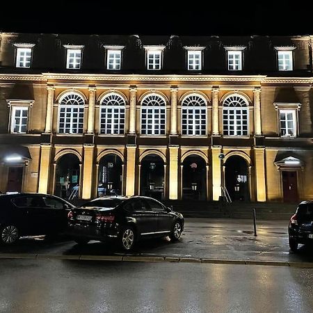 Superbe T2 A 200M De La Place Ducale ชาร์เลอวิลล์-เมซิแยร์ ภายนอก รูปภาพ