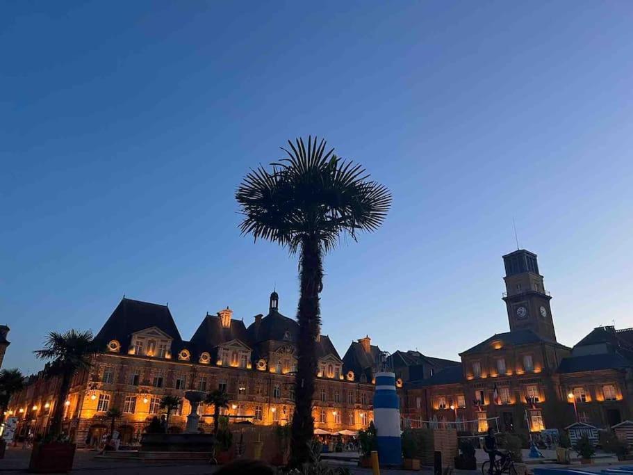 Superbe T2 A 200M De La Place Ducale ชาร์เลอวิลล์-เมซิแยร์ ภายนอก รูปภาพ